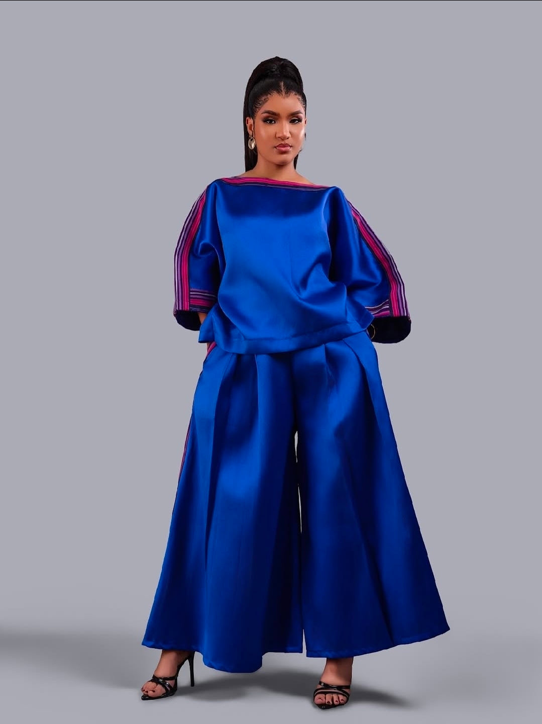 Manifest two piece set